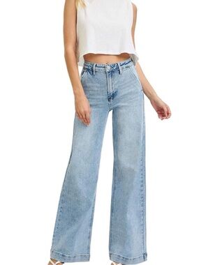 NWT Risen High Rise Wide Leg Slanted Pocket Jeans Size 3/26 - w/ LOTS of stretch